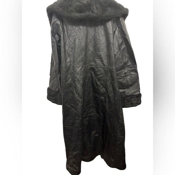 Vintage Women's Black Leather Trench Coat with Fur Trim - Picture 5 of 6